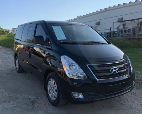 Hyundai H1 negra